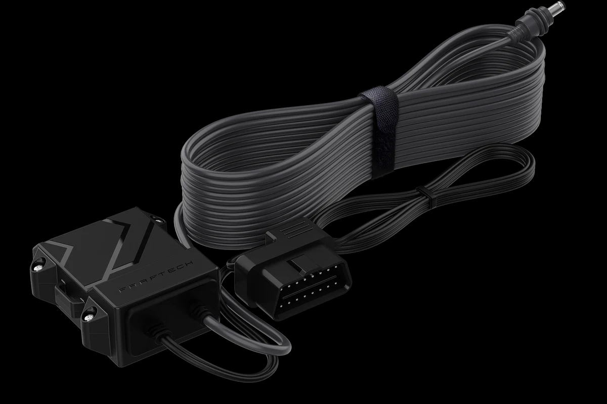 Voltenna Plugin com módulo, conector OBD e cabo de alimentação da Starlink Mini.